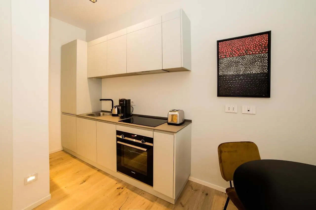 Milan Chic Luxury Apartments-Hosted By Sweetstay Apartment