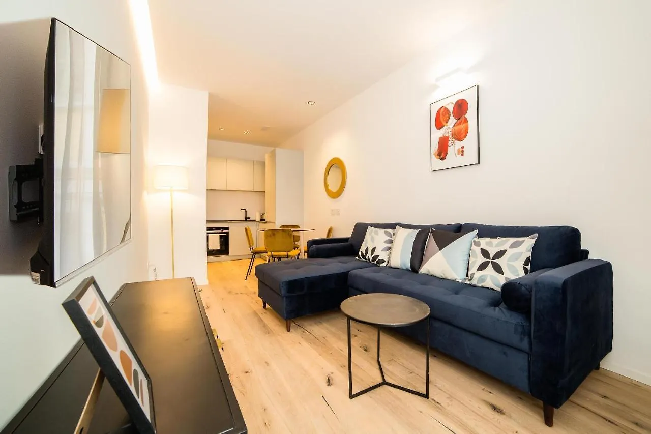 Milan Chic Luxury Apartments-Hosted By Sweetstay Apartment