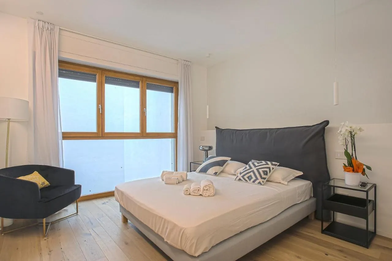 Milan Chic Luxury Apartments-Hosted By Sweetstay