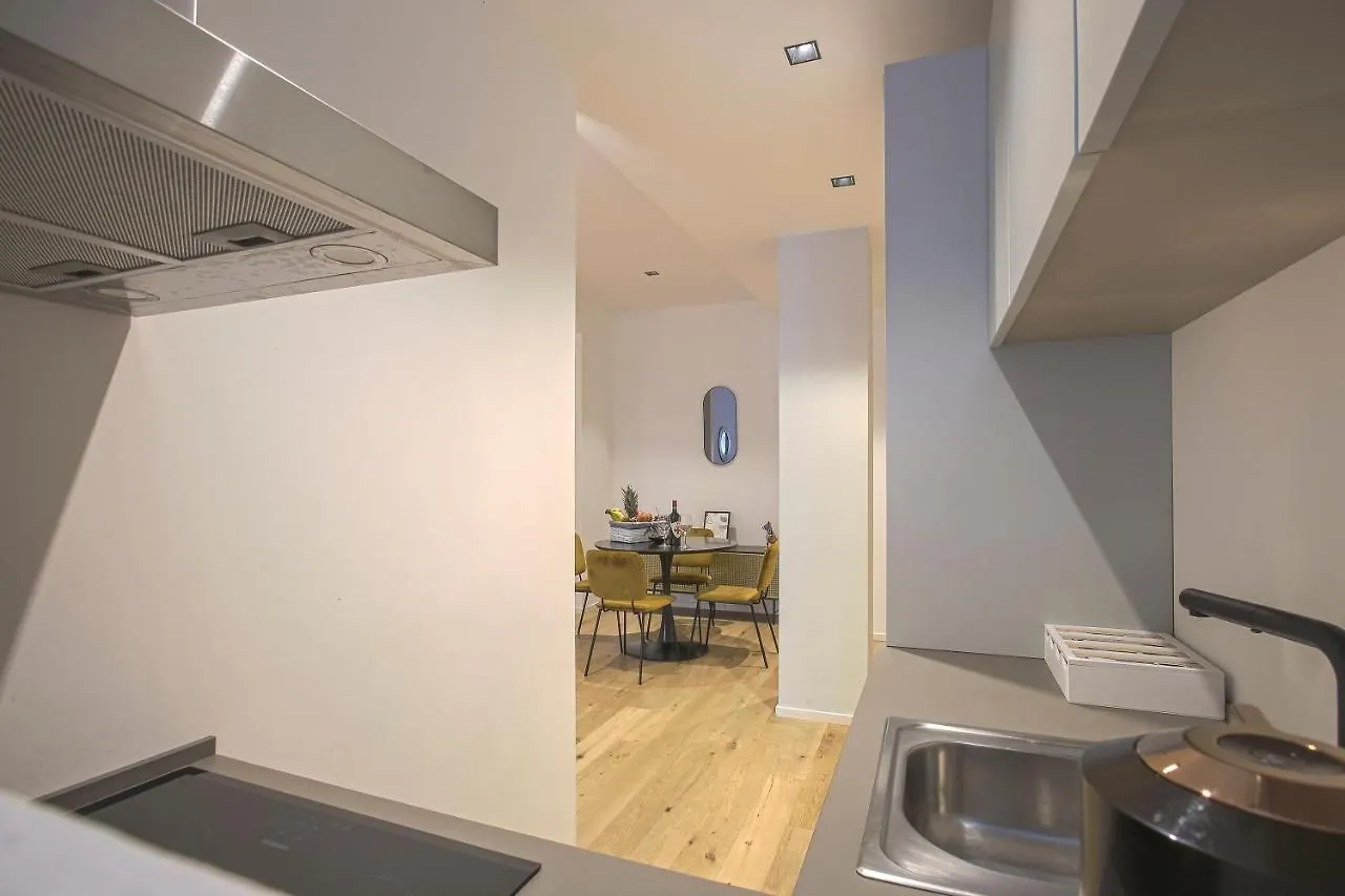 Milan Chic Luxury Apartments-Hosted By Sweetstay Apartment