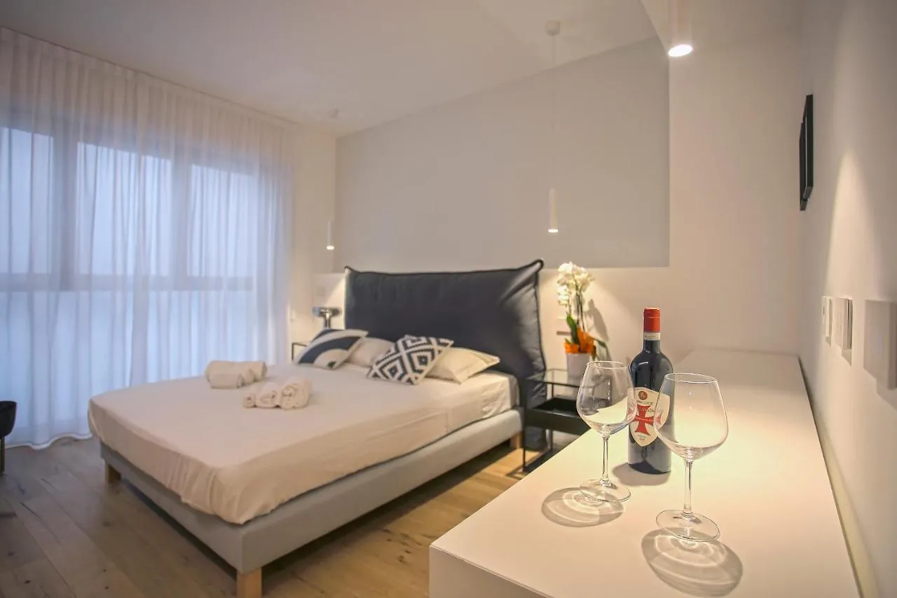 Milan Chic Luxury Apartments-Hosted By Sweetstay 0*,