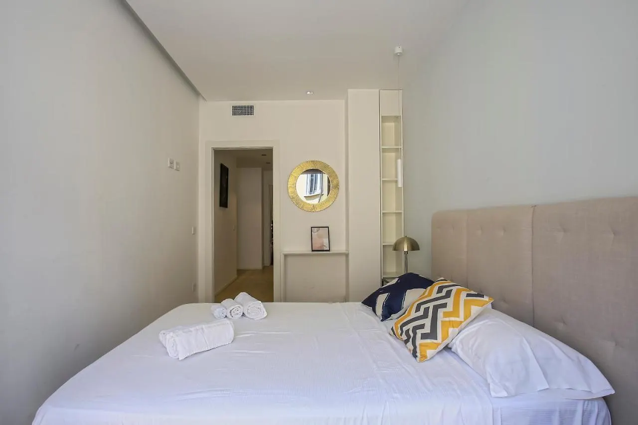 Milan Chic Luxury Apartments-Hosted By Sweetstay Apartment