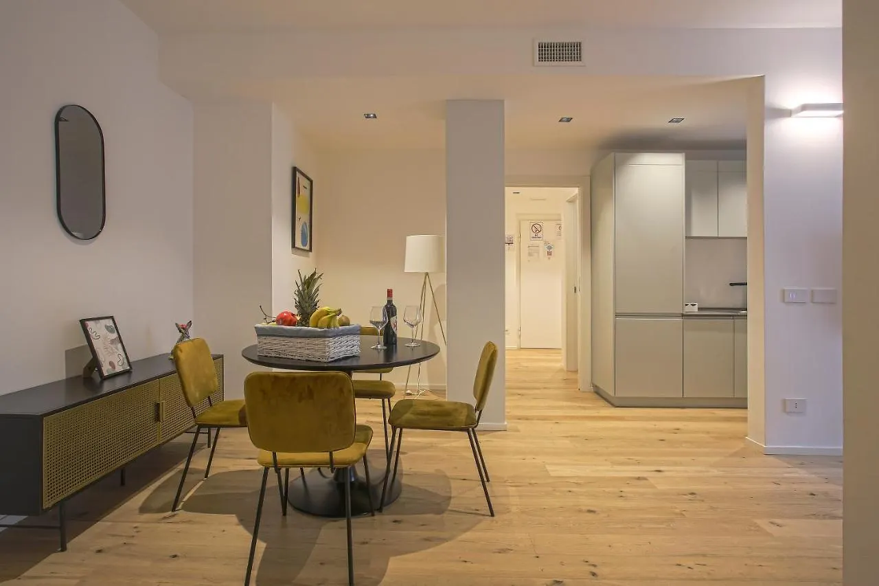 Milan Chic Luxury Apartments-Hosted By Sweetstay 0*,